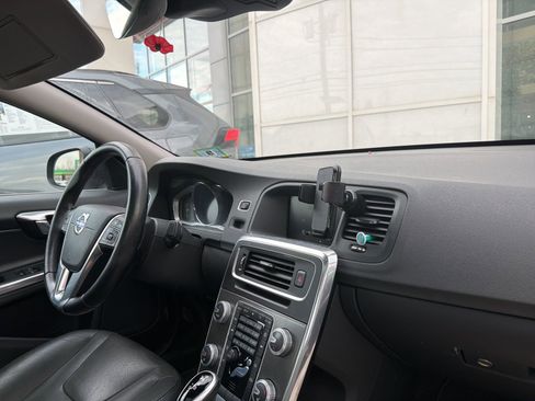 Used 2016 Volvo S60 T5 Premier image 5