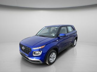 Used 2023 Hyundai Venue SE video 1