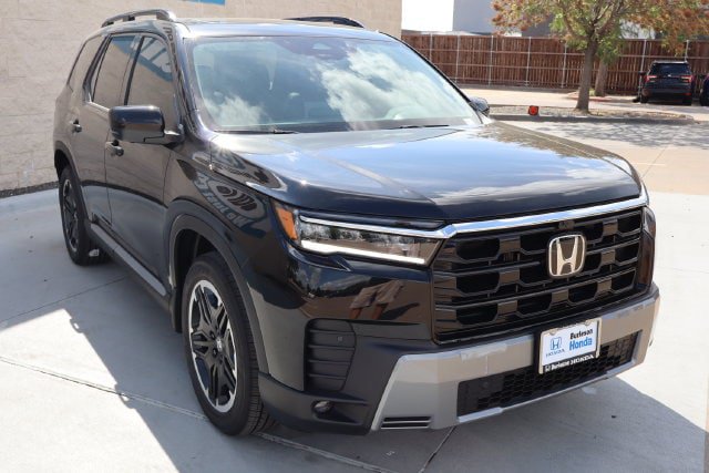 New 2026 Honda Pilot Touring image 3