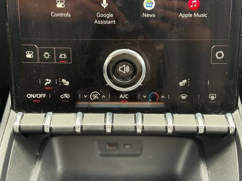 Used 2025 GMC Terrain Elevation AWD/4WD image 29
