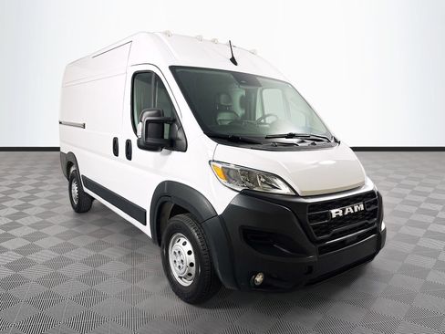 Used 2024 RAM ProMaster 2500 w/ Convenience Group FWD image 1