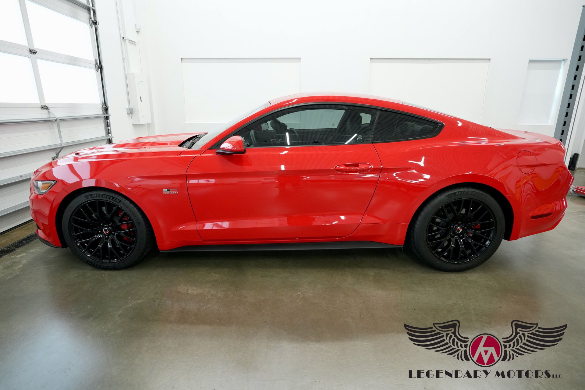 Used 2017 Ford Mustang GT RWD image 2