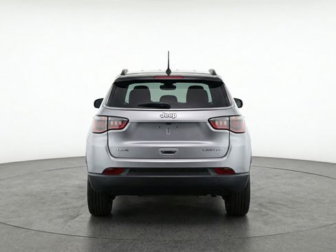 Used 2025 Jeep Compass Limited image 7