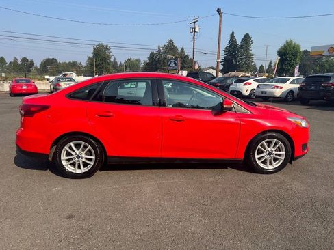 Used 2015 Ford Focus SE FWD image 28