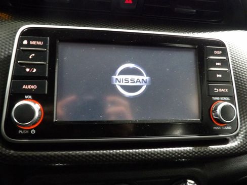 Used 2020 Nissan Kicks S image 11