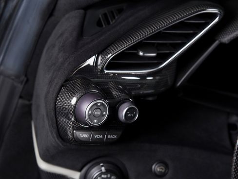 Used 2020 Ferrari 488 Pista Coupe image 33