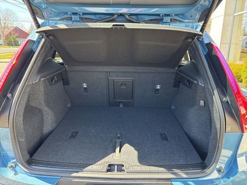 Used 2025 Volvo XC40 B5 Plus AWD/4WD image 12