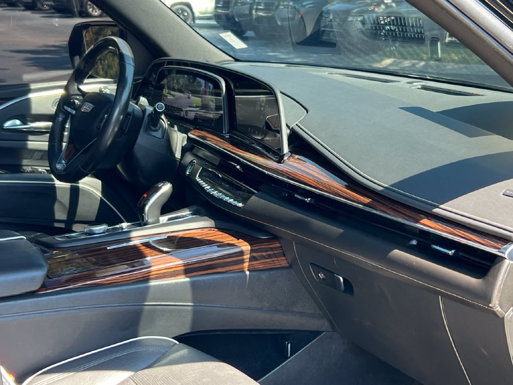 Used 2022 Cadillac Escalade ESV Premium Luxury RWD image 28