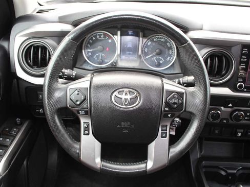 Used 2021 Toyota Tacoma SR5 AWD/4WD image 39
