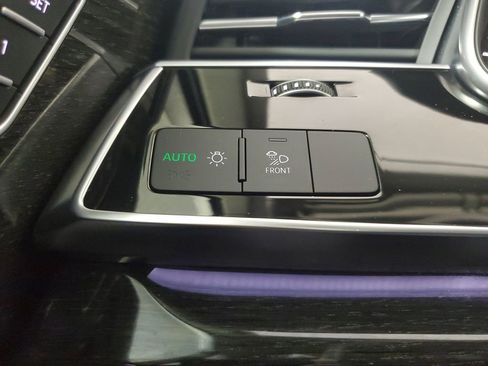 Used 2022 Audi Q7 3.0T Premium AWD/4WD image 36