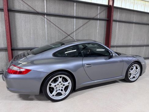 Used 2005 Porsche 911 Carrera RWD image 32