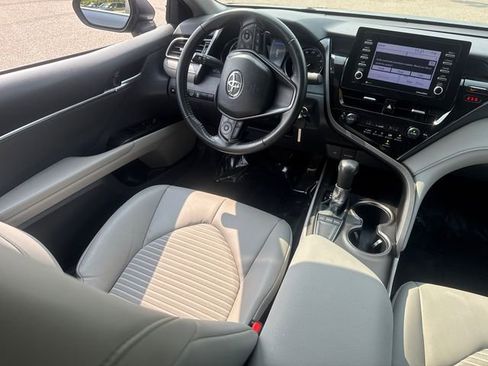 Used 2024 Toyota Camry SE image 25