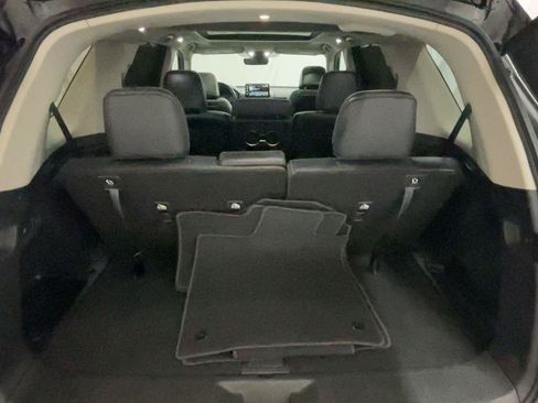 Used 2025 Honda Pilot Elite image 19