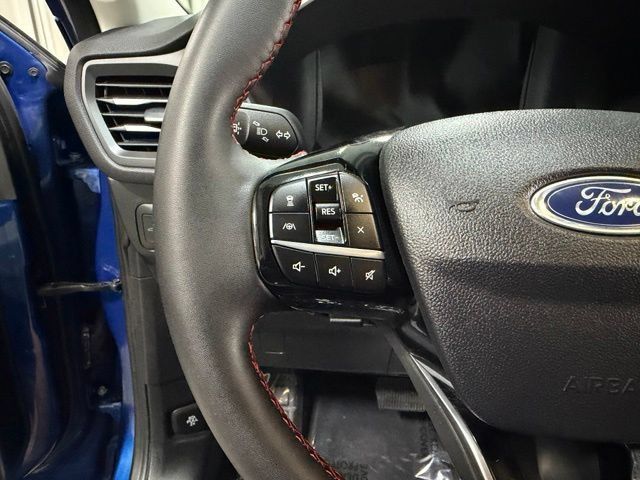 Used 2022 Ford Escape SEL w/ SEL Stealth AWD Package image 17