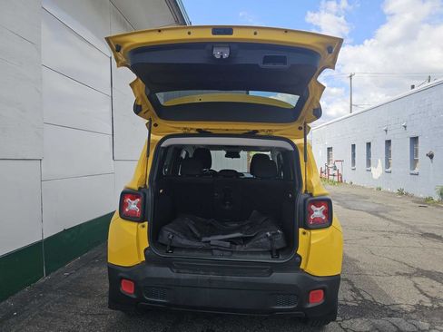 Used 2015 Jeep Renegade Latitude w/ Popular Equipment Group AWD/4WD image 13