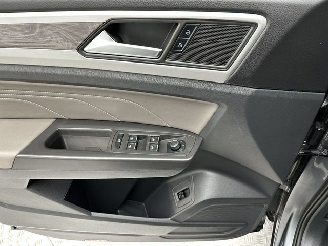 Certified 2023 Volkswagen Atlas Cross Sport SE w/ Panoramic Sunroof Package AWD/4WD image 13