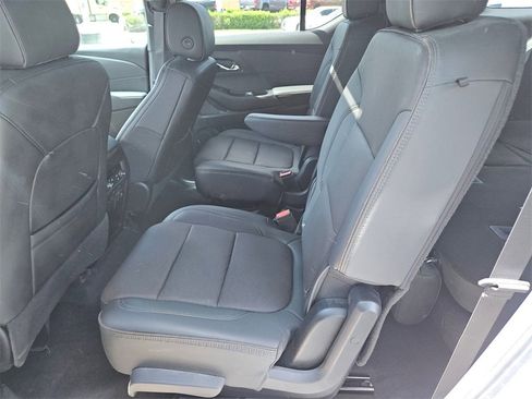 Used 2023 Chevrolet Traverse High Country image 12
