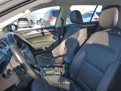 Used 2015 Volkswagen Golf S image 18