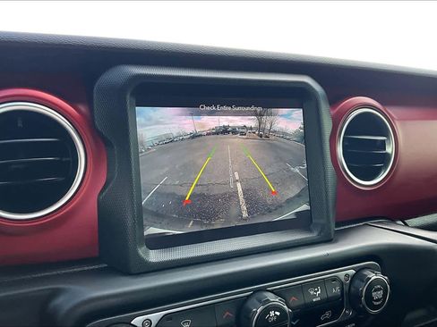 Used 2023 Jeep Wrangler Unlimited Rubicon image 25