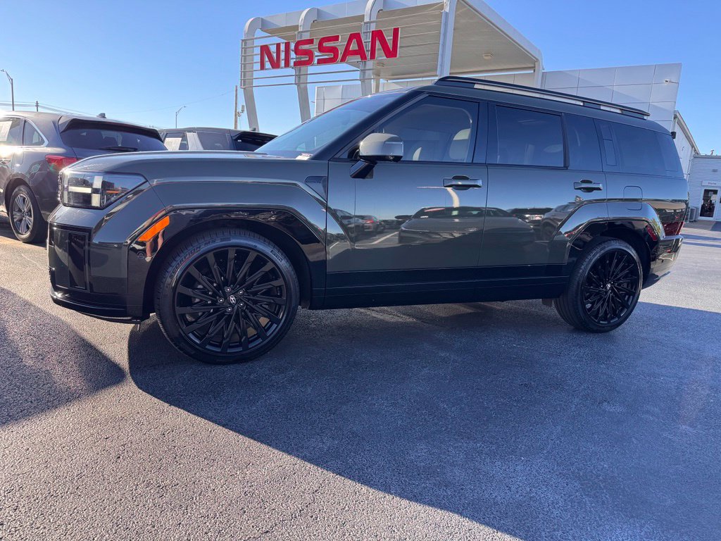 Used 2024 Hyundai Santa Fe Calligraphy AWD/4WD image 2
