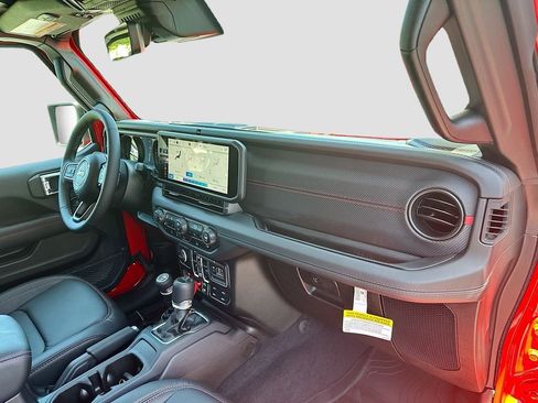 New 2025 Jeep Gladiator Rubicon w/ Convenience Group image 33