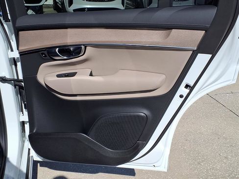 New 2026 Volvo XC90 T8 Core w/ Protection Package Premier image 14