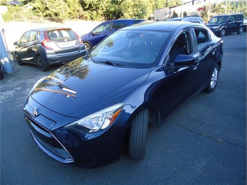 Used 2017 Toyota Yaris iA FWD image 1