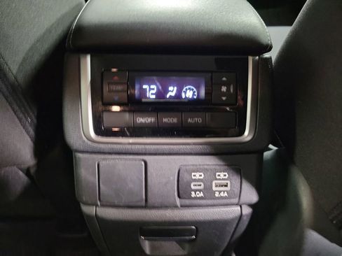 Used 2024 Subaru Ascent Premium w/ Convenience Package image 26