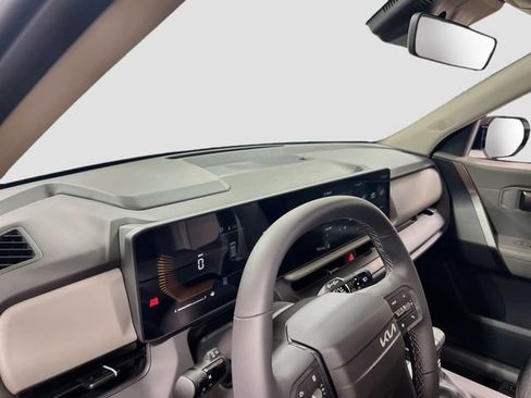 New 2027 Kia Seltos S FWD image 9