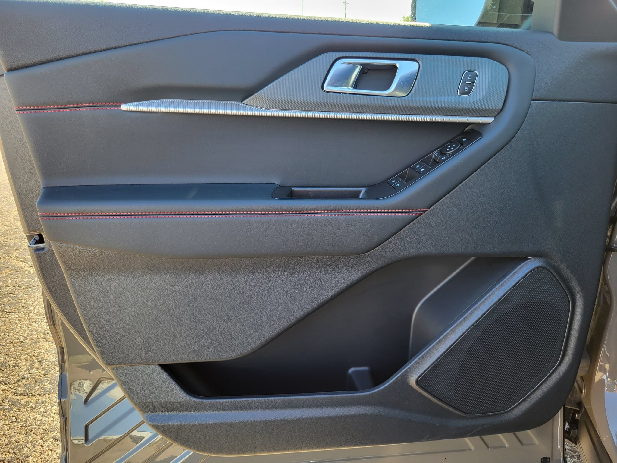 New 2027 Ford Explorer ST-Line AWD/4WD image 6