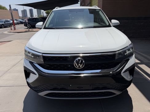Used 2022 Volkswagen Taos SE AWD/4WD image 10
