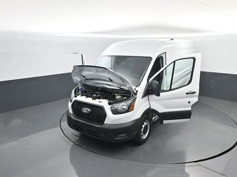 New 2026 Ford Transit 250 148 Medium Roof image 32