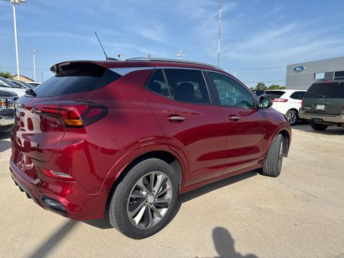 Used 2022 Buick Encore GX Select w/ Sport Touring Package FWD image 3