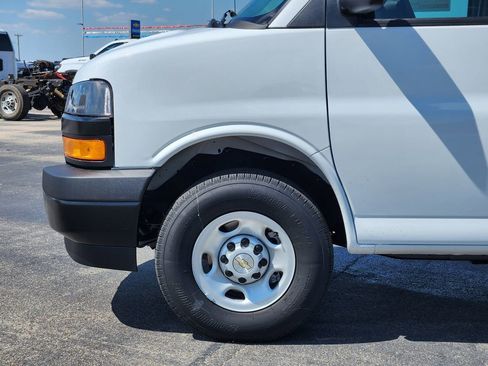 New 2025 Chevrolet Express 2500 w/ Driver Convenience Package image 6