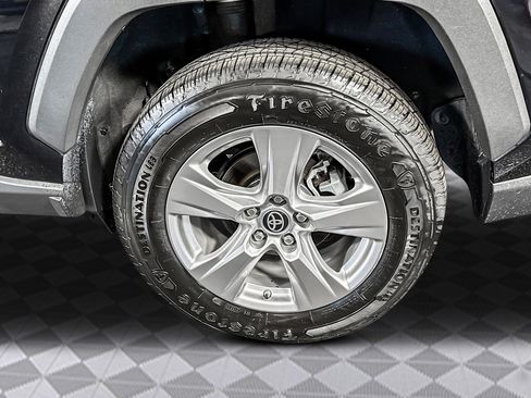 Used 2022 Toyota RAV4 LE image 32