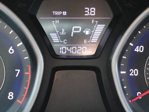 Used 2016 Hyundai Elantra SE image 37