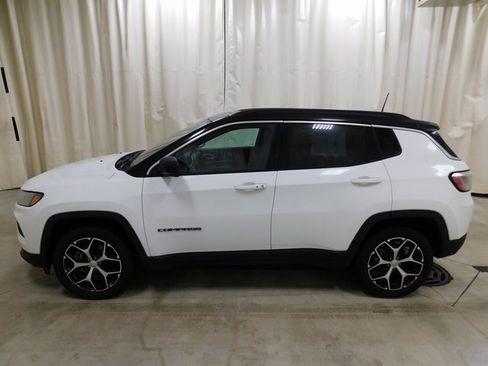 Used 2024 Jeep Compass Limited image 2