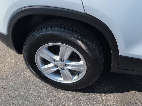 Used 2020 Chevrolet Trax LT w/ LT Convenience Package AWD/4WD image 13