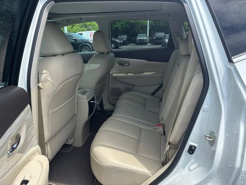 Used 2016 Nissan Murano Platinum w/ Platinum Technology Package FWD image 6