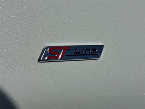 Used 2025 Ford Explorer ST-Line w/ Premium Package RWD image 8