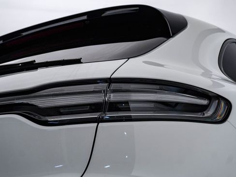 New 2026 Porsche Macan GTS AWD/4WD image 12