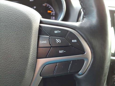 Used 2021 Jeep Grand Cherokee Laredo X image 19