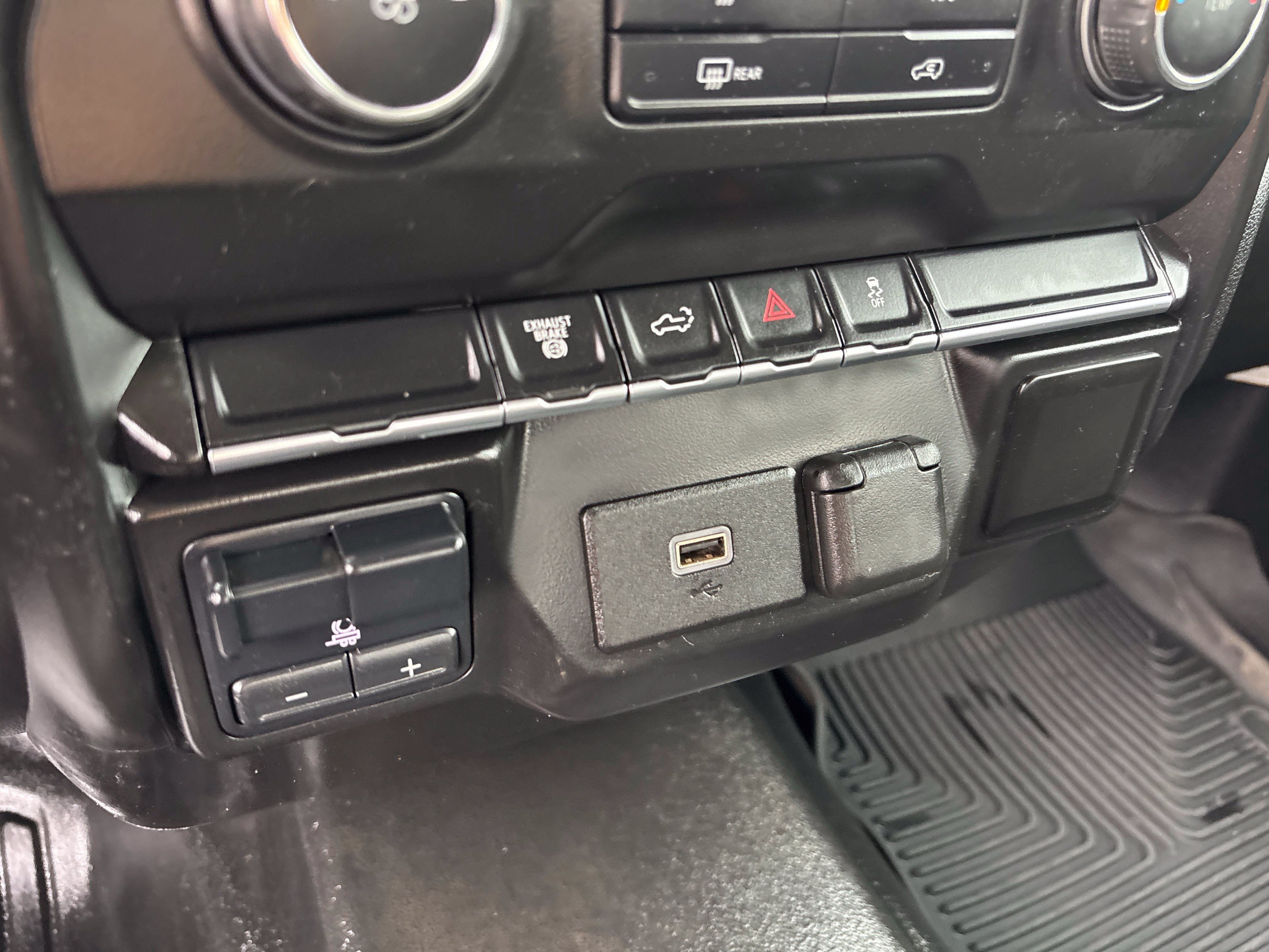 Used 2020 Chevrolet Silverado 2500 W/T AWD/4WD image 37