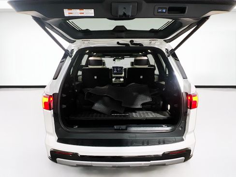 Used 2024 Toyota Sequoia Capstone AWD/4WD image 19