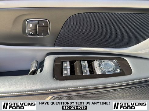 Used 2024 Lincoln Nautilus Premier image 19