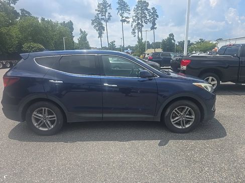 Used 2017 Hyundai Santa Fe Sport FWD image 4