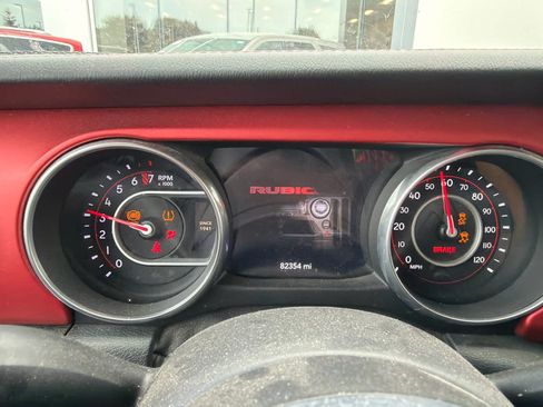 Used 2018 Jeep Wrangler Unlimited Rubicon w/ Dual Top Group AWD/4WD image 10