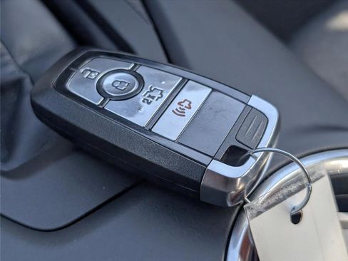 Used 2025 Ford Mustang Coupe image 38