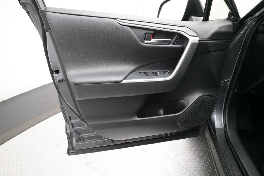 Used 2019 Toyota RAV4 Limited AWD/4WD image 27