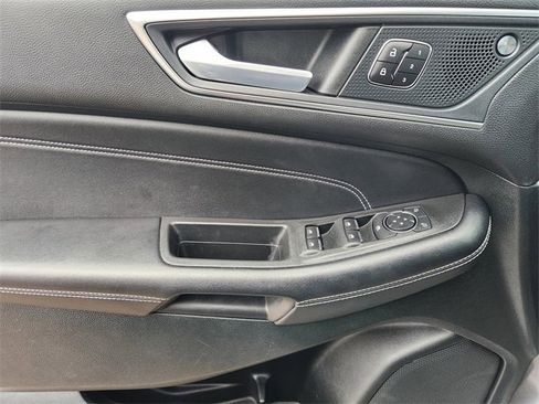 Used 2022 Ford Edge Titanium image 28